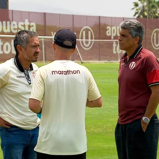 Les quedó grande la responsabilidad, desde que ganamos el Tri se encargaron de romper un grupo que Fossati y Bustos sabían cuidar. Hijos de puta, no le han ganado a nadie para que tengan el ego en las nubes.
