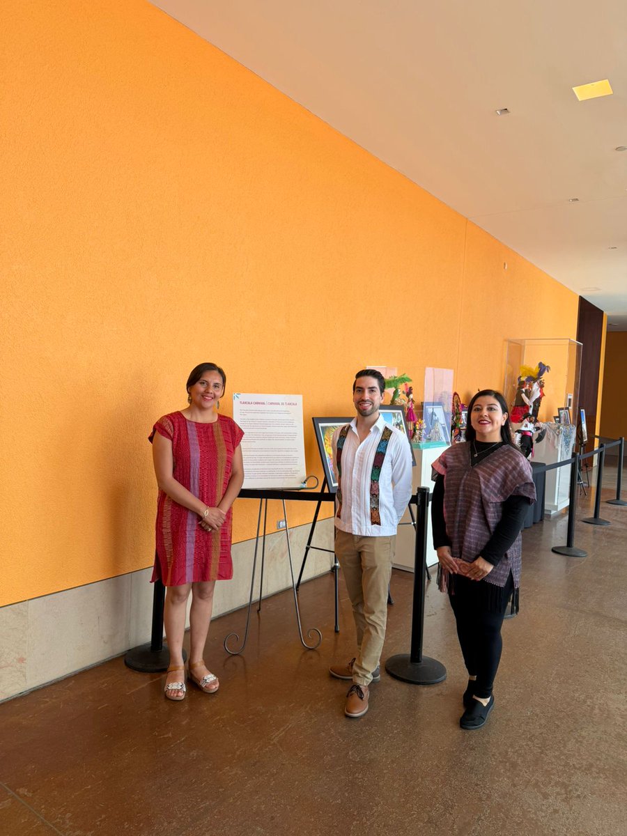 Homero_SG's tweet photo. Tuve el orgullo de participar en el #CincoInTheDistrict en @CityofFortWorth. El 5 de mayo en 🇺🇸 nos permite celebrar nuestra identidad, raíces y, al mismo tiempo, la cultura mexico-americana. Increíble contar con la participación de rondallas, estudiantinas y grupos culturales. https://t.co/p2NbdrJ7zD