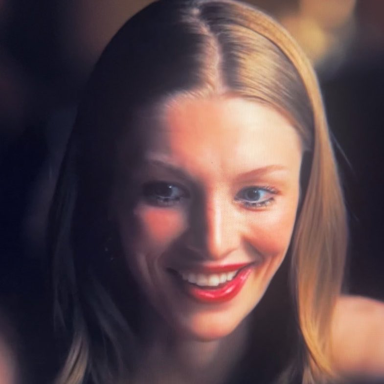 h ⋆˚࿔ tweet media