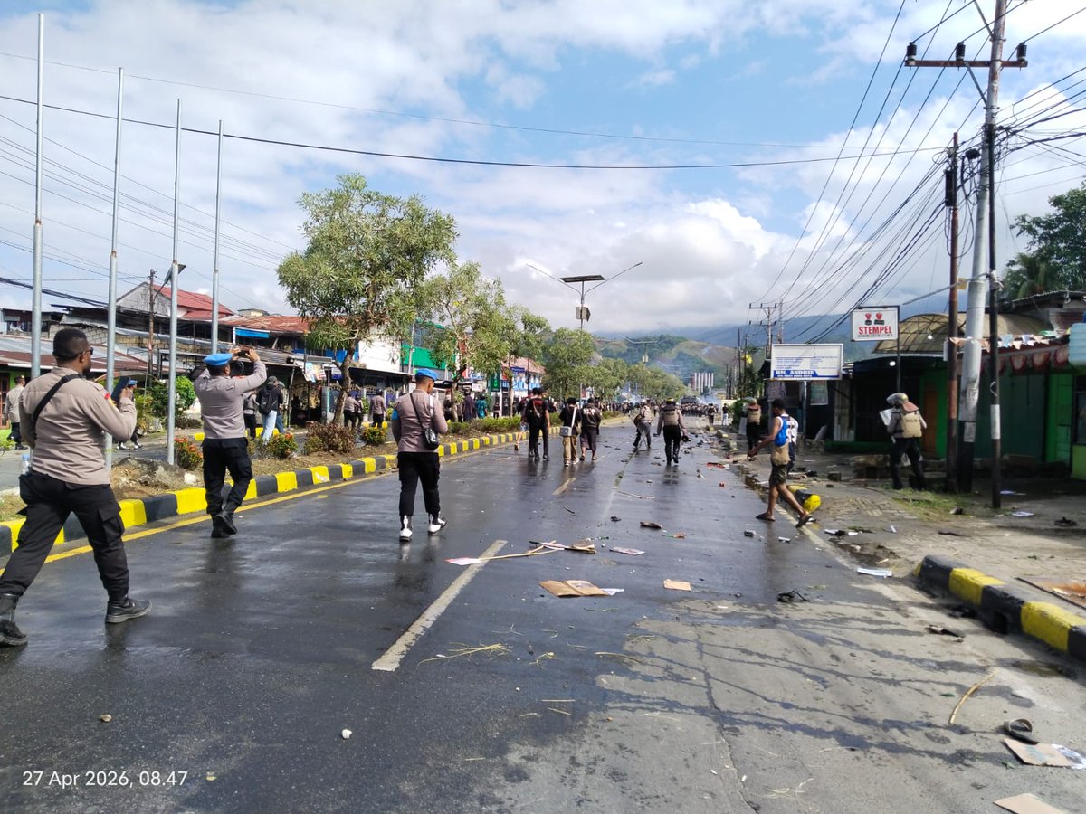 Lao-Lao Papua tweet media