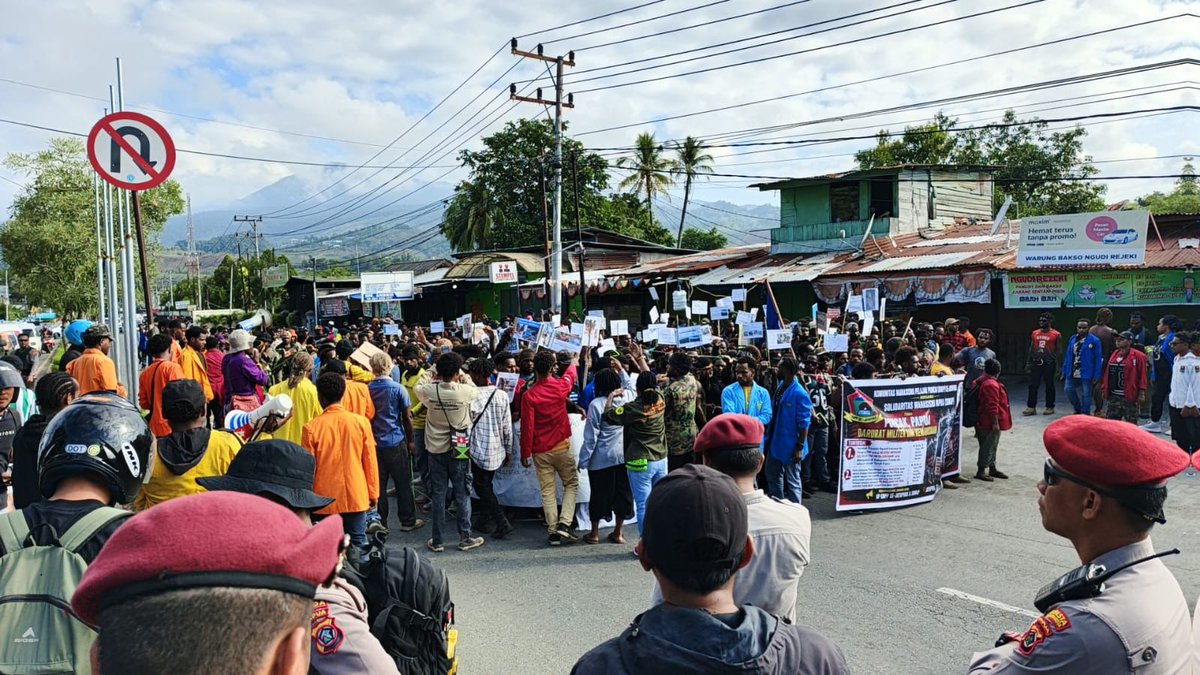 Lao-Lao Papua tweet media