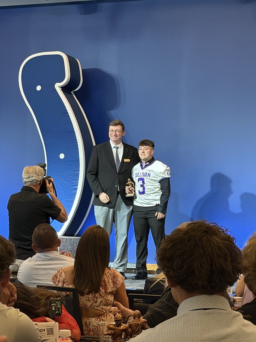 Coach_Caton's tweet photo. Congratulations to Clark French. Named Griddys Prime Time 25 Best football players in Indiana. Will be on front cover of 2026 Football Digest as well as Small School All State and IFCA All State. 181 carries, 1803 rushing yards, 22 touchdowns. Arrow ⬆️. https://t.co/NNEJ5ydDKA