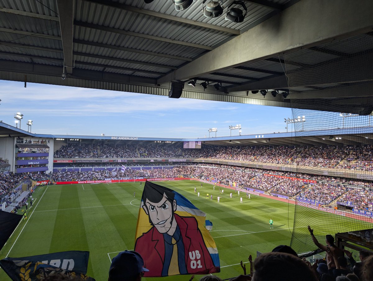 tonyramirez__'s tweet photo. RSC Anderlecht vs Union Saint-Gilloise 💛💙 https://t.co/CAGvb0z3n7