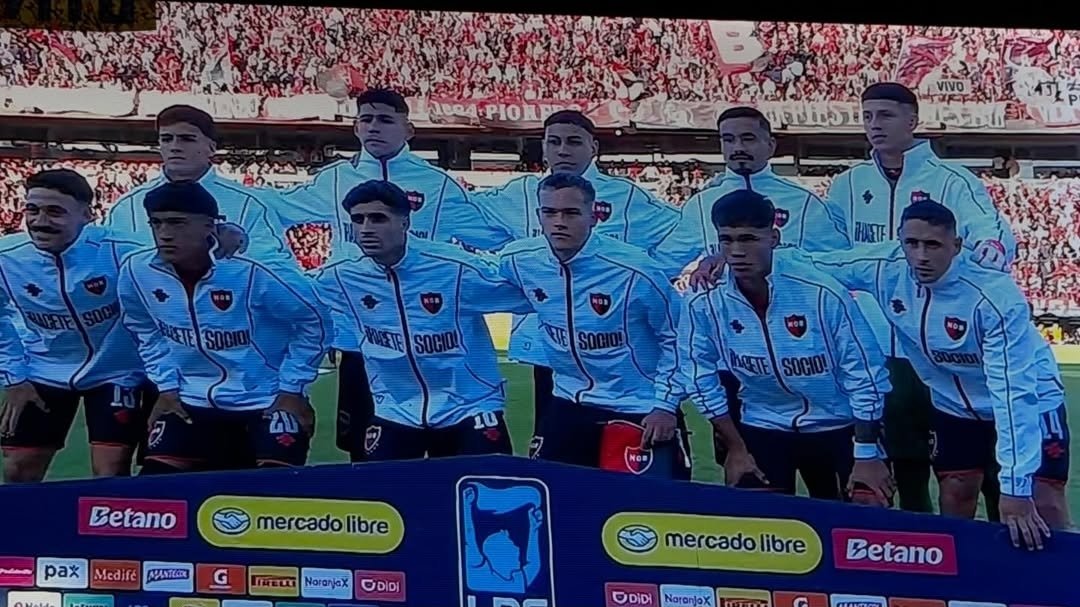 JAJAJAJAJAJAJAJAJAJA esto es peor que el diario de "socios gratis"