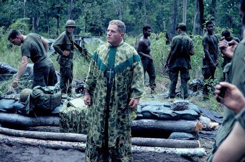 Priest wearing a camouflage chasuble in Vietnam, 1968.

Aura ✝️