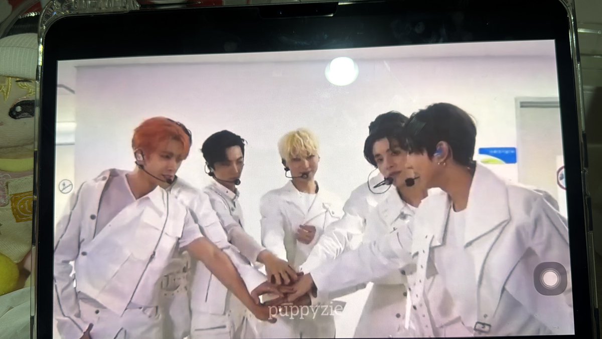 syaalala tweet media