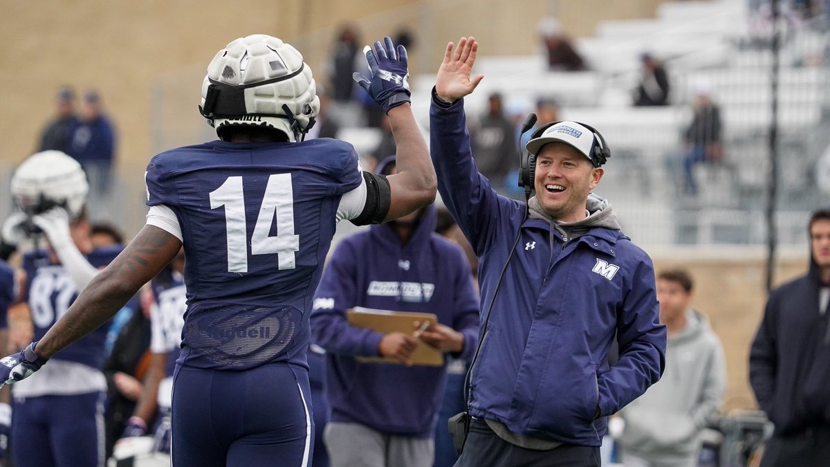 MUHawksFB's tweet photo. That’s a wrap on Spring Ball 🎁

#FlyHawks https://t.co/cIHtYhE22e