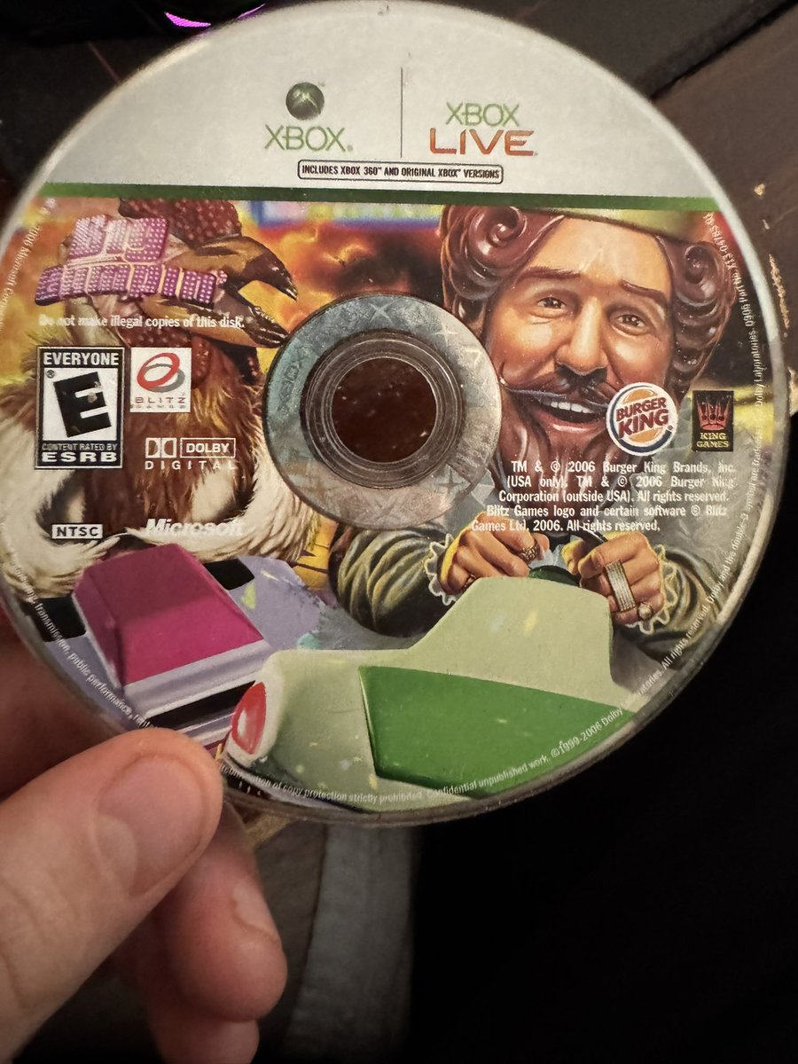 valenaxte tweet media