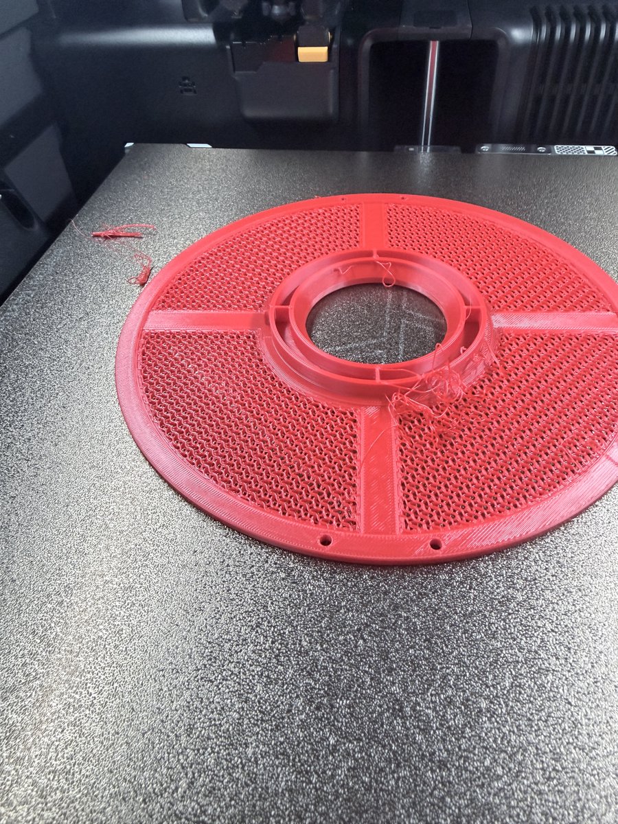 BrokenITGuy_'s tweet image. 3 failed PETG prints. 4 hrs debugging.
Wasn't the bed. Wasn't the speed.
Filament was wet— even sealed.
Drying at 65°C/8h now.
What's YOUR worst PETG fail story? 👇
Full breakdown → brokenitguy.com + YT @BrokenITGuy

#3DPrinting #BambuLabH2C #PETG