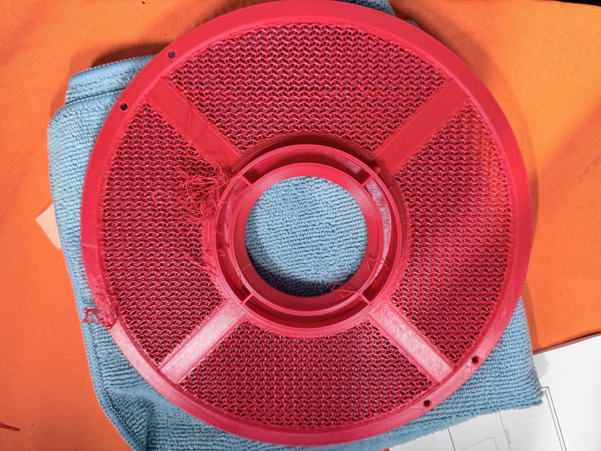 BrokenITGuy_'s tweet image. 3 failed PETG prints. 4 hrs debugging.
Wasn't the bed. Wasn't the speed.
Filament was wet— even sealed.
Drying at 65°C/8h now.
What's YOUR worst PETG fail story? 👇
Full breakdown → brokenitguy.com + YT @BrokenITGuy

#3DPrinting #BambuLabH2C #PETG