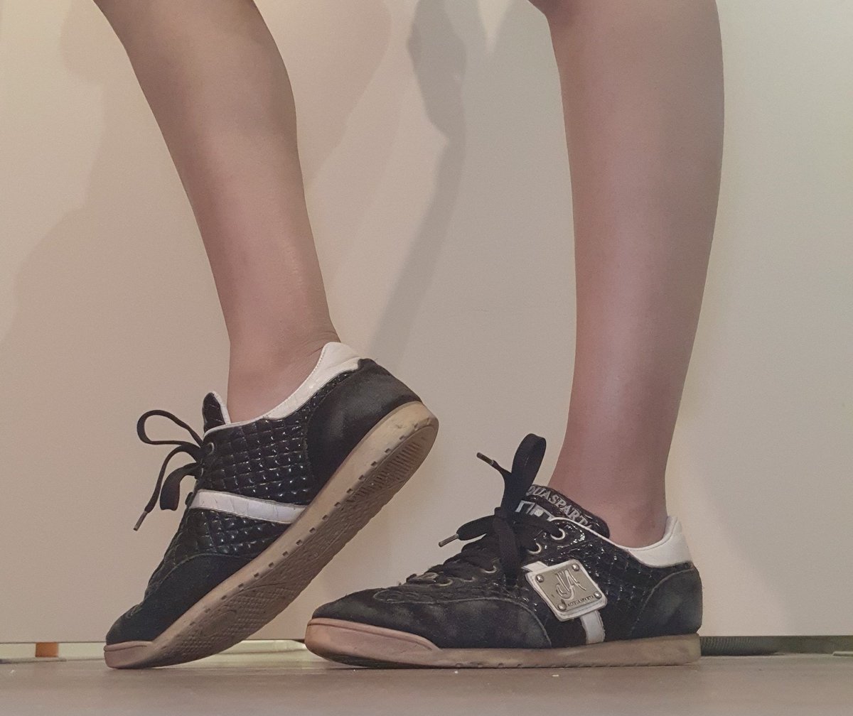 Evasokjes's tweet photo. Naar wie gaan deze vieze schoenen? 

#Findomnl #voorjoupagina #ustedsocksforsale #sokkenverkopen #gedragensokkenverkopen #fyppppppppppppppppppppppp https://t.co/WCipd5JWUV