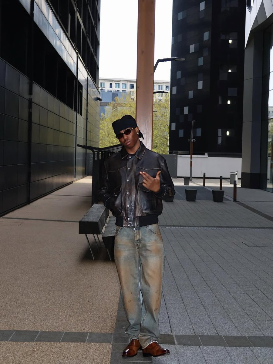 FOLA_ENT tweet media