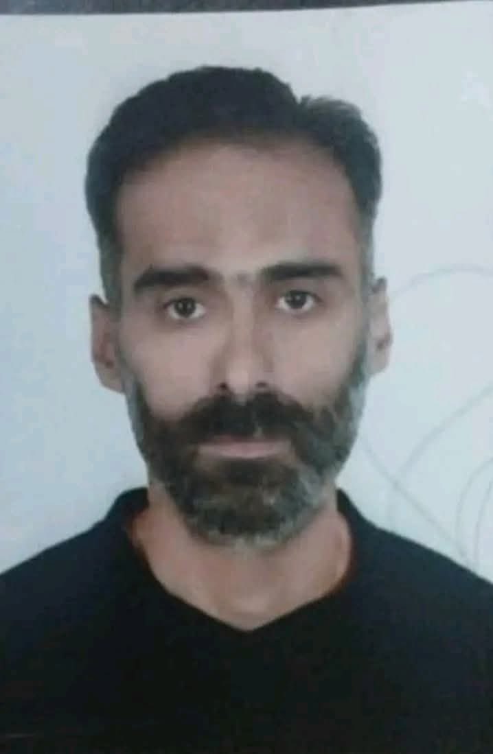 SyJusticeArc's tweet image. NE. #Damascus: The body of Walid Nasib Tarboush, a Sunni Muslim in his forties, was found in the mountains of the #Maarouna area, northwest of Damascus (a remote region), after he died from a gunshot wound. This occurred yesterday, April 25, 2026.

According to local sources, an