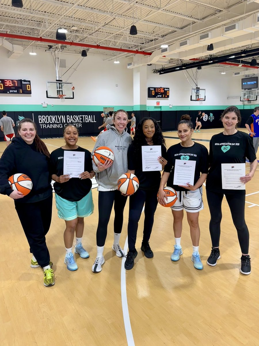 GreydyDiaz's tweet photo. This morning I signed my @nyliberty 2026 Media Appreciation Day Basketball Camp Contract and got right to work lol. The Liberty coaches put us through drills they run with their actual players — so fun getting to interact with them alongside about 25 other talented media members. I sent the contract to my lawyer who got a good laugh! 

Courtney Paris named @midrangemami MVP of the camp. 🥰🎸

A very special shout-out to the Liberty for having @shenaecurry's initials on the shirts we all wore. Shenae was our fellow media member who sadly passed in February. A beautiful tribute. Legacy 🙏🏽