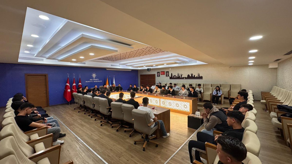 Yeni Seçmen tweet media