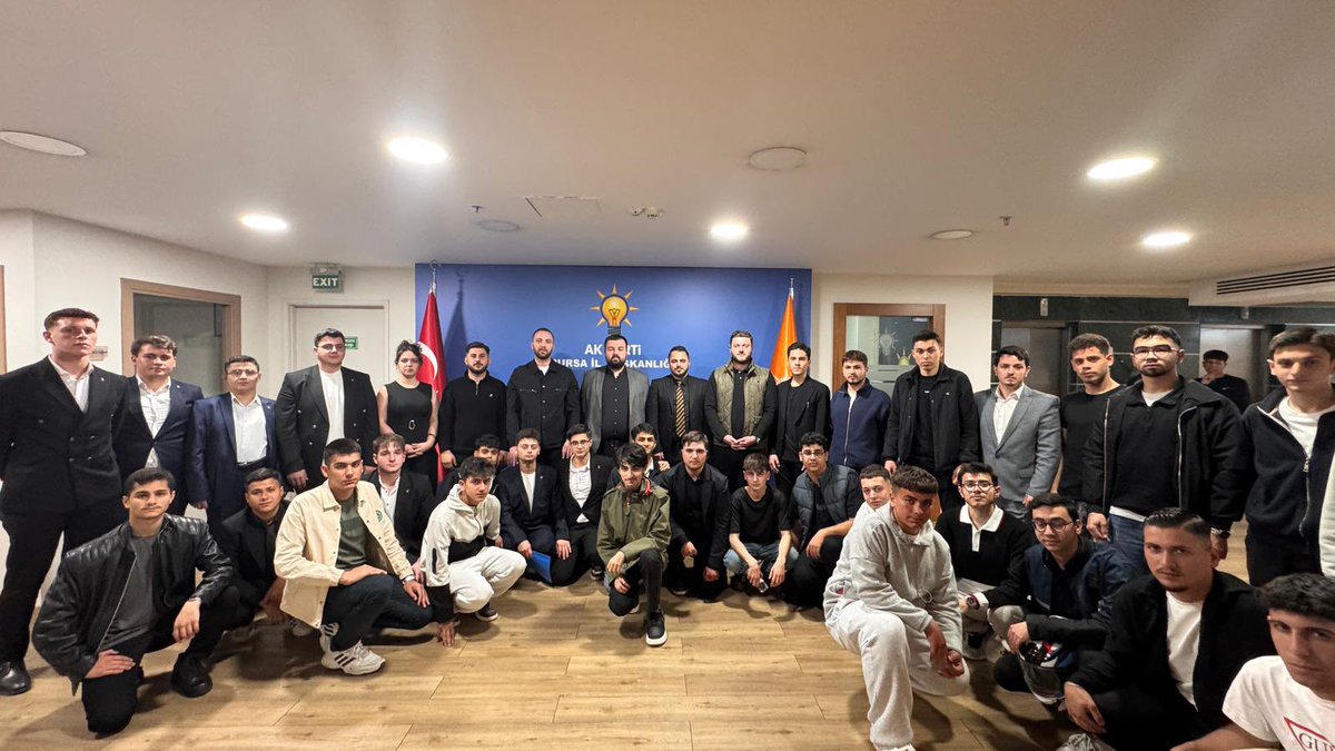 Yeni Seçmen tweet media