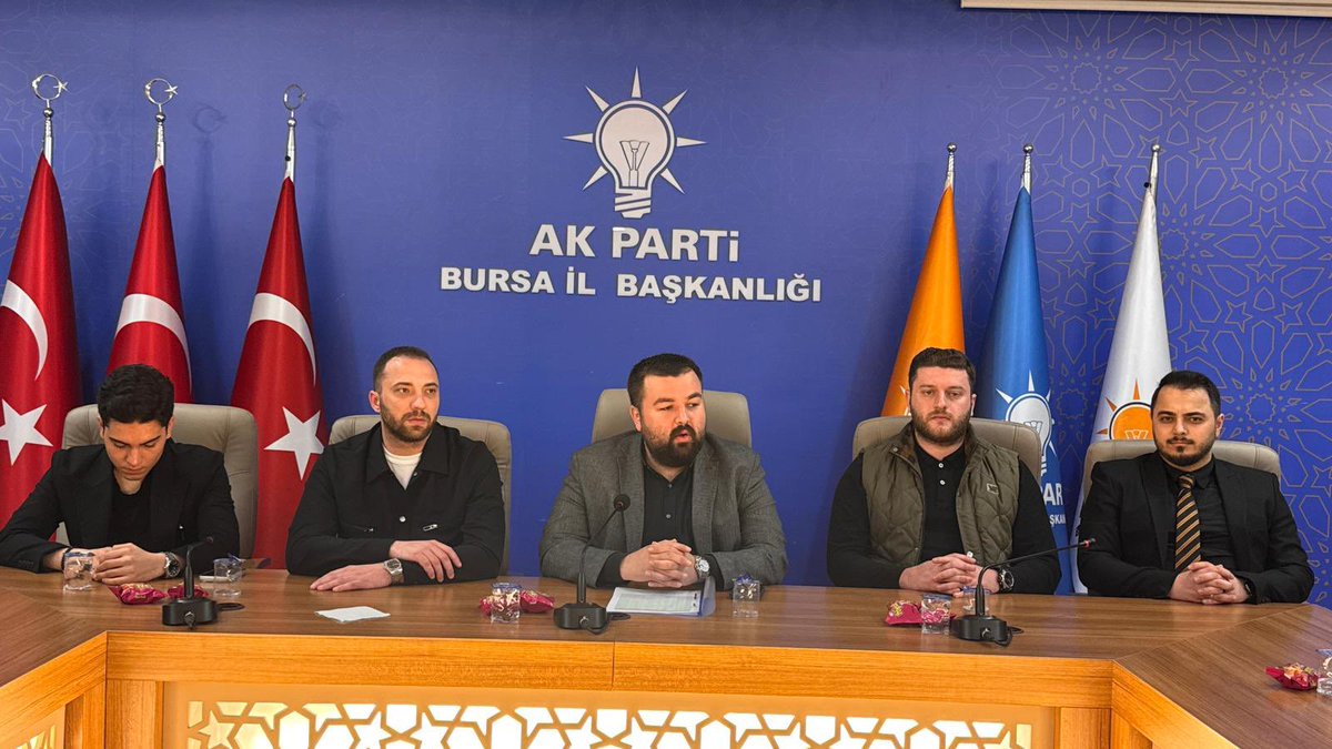 Yeni Seçmen tweet media