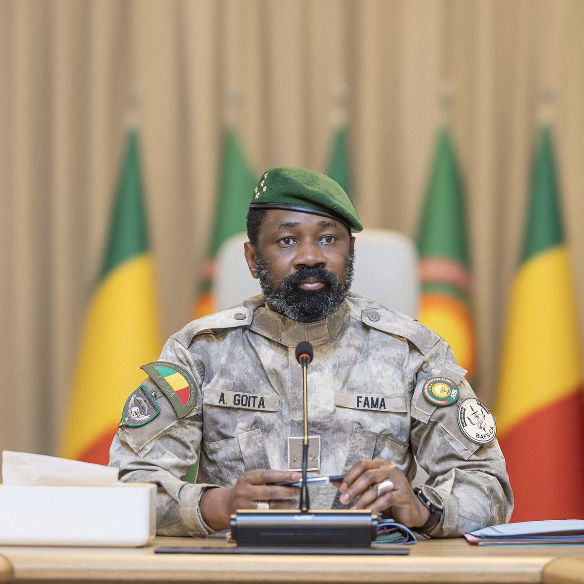 🔴 En plus du décès du chef d’état major des armées, le ministre de la défense malien, Sadio Camara, a été tué hier .

- Il s’agit du pire #échec sécuritaire de l’histoire de la #Russie sur le continent africain. L’#AfricaCorps a même  conclu un accord de sortie avec le #JNIM