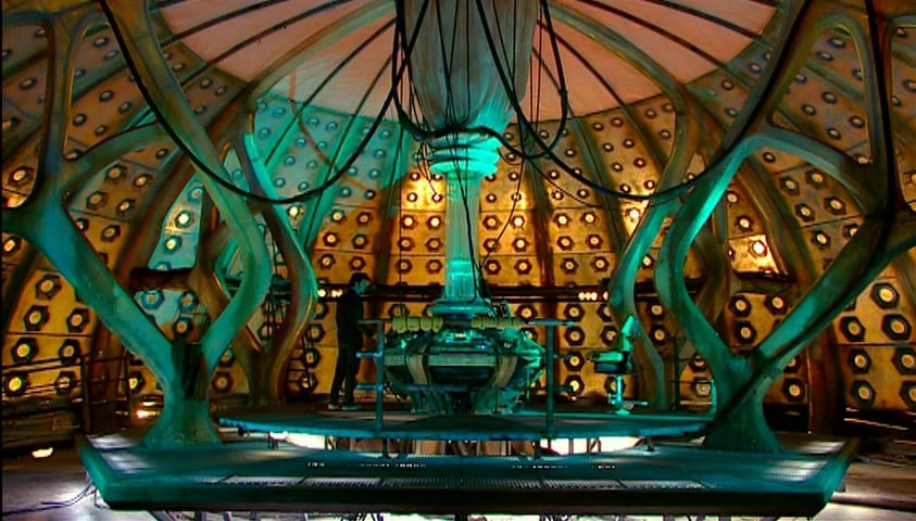 Tales_TimeLord's tweet photo. Remember, the Eighth Doctor's Tardis is the reason we have giant pillars and a time rotor that reaches the roof

Also names and a time vortex in the title sequence https://t.co/ZTa8oQRhZs