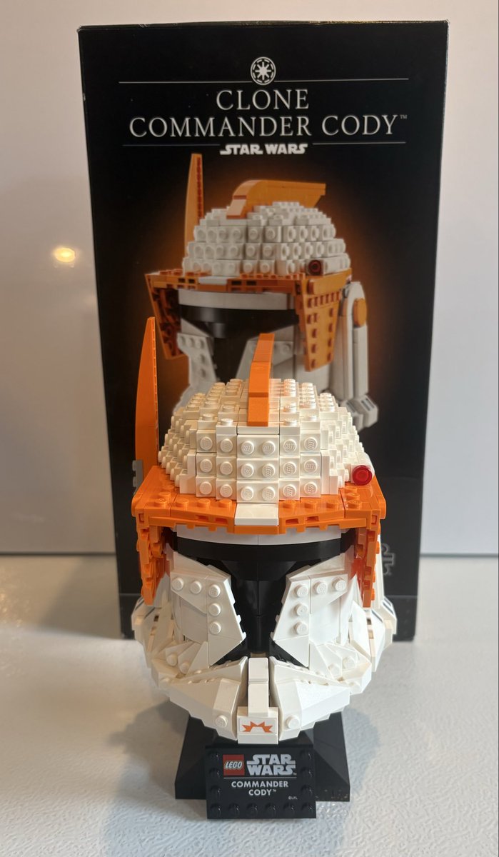 RC_Allaince's tweet photo. Lego, Star Wars, Clone Commander Cody Helmet, Set 75350, Pieces 766, $69.99, AFOL Score 9/10! https://t.co/723RlWVkl7