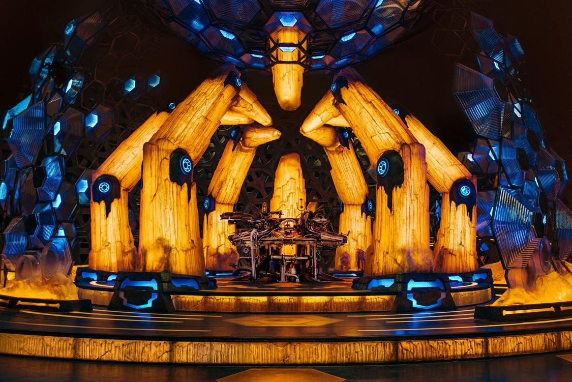 Tales_TimeLord's tweet photo. Remember, the Eighth Doctor's Tardis is the reason we have giant pillars and a time rotor that reaches the roof

Also names and a time vortex in the title sequence https://t.co/ZTa8oQRhZs
