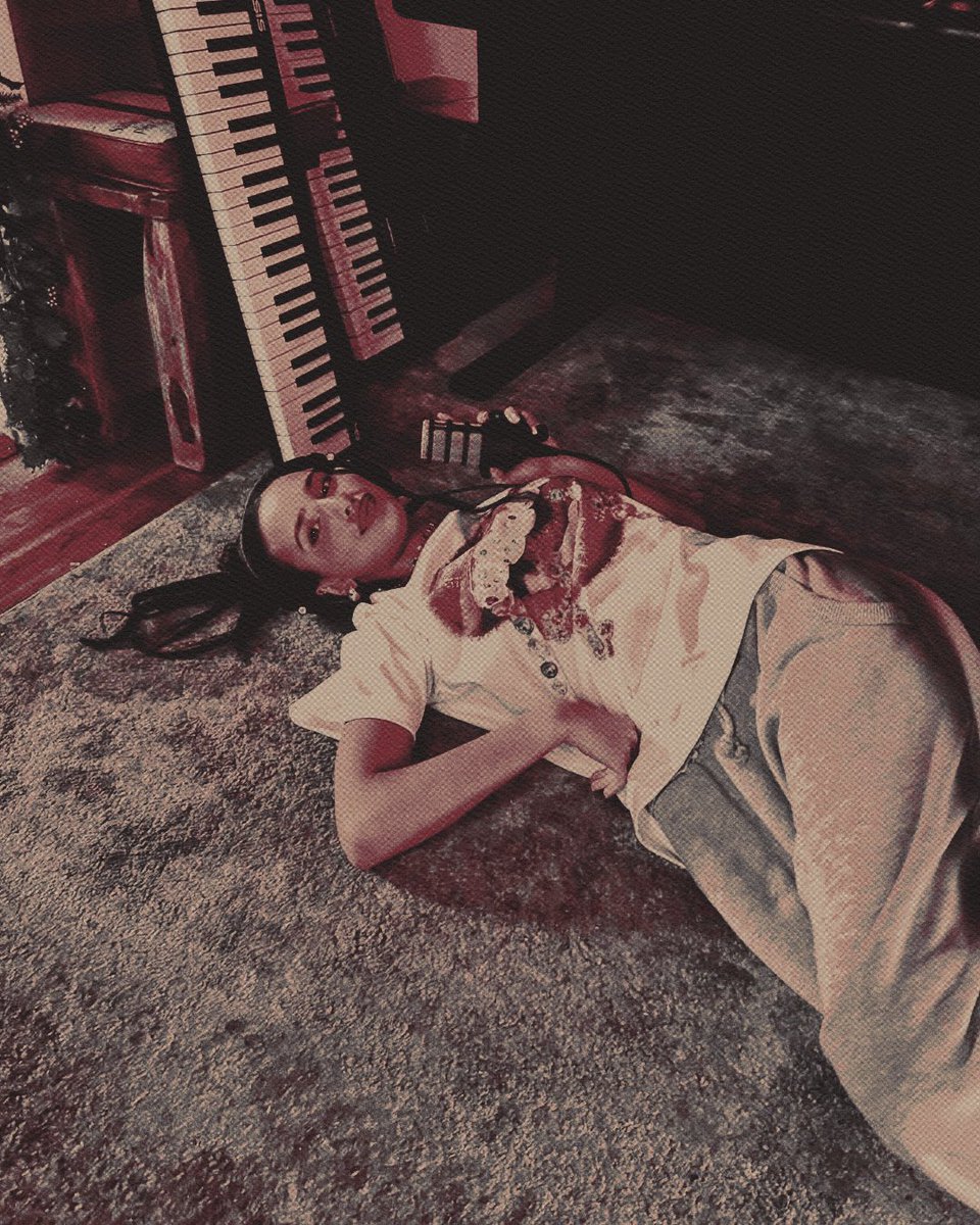 ᅠ ᅠ ᅠᅠ ᅠ ᅠ ᅠ ᅠ ╱╱ * 𝓵𝚞𝚌𝚛𝚎𝚣𝚒𝚊 ｡ tweet media