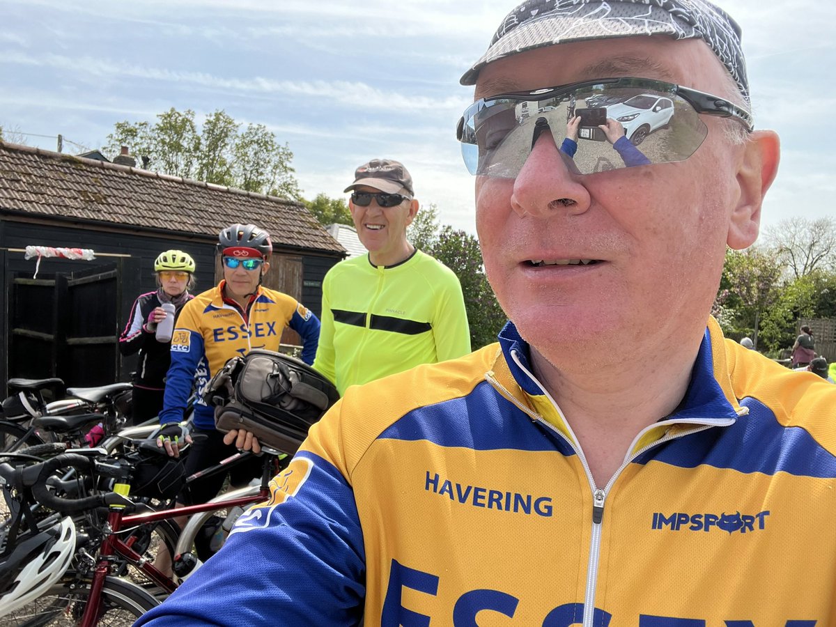 HaveringCycling's tweet photo. Five Havering CTC riders out on a glorious sunny day. Ride out to Littley Green via Blackmore and Pleshey. Lunch in the garden at “The Compasses” Return via Writtle. Only fly in the ointment, a puncture at Broads Green! Next Sunday- Fobbing Farm Shop. https://t.co/3U9CO9ubxW