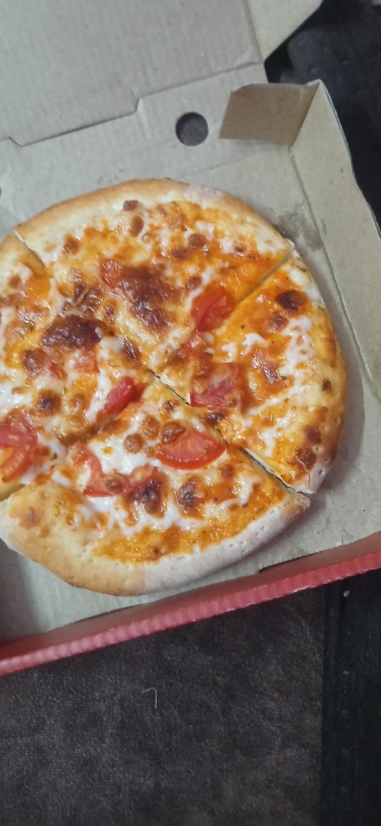 KhalsaTiffin's tweet image. Really disappointed with .@zomato
@deepigoyal
Incomplete order + cold, tasteless food. Paid for a full meal, received barely half and zero quality.

Order ID: 8053123932
Fix this ASAP or refund.

#Zomato #BadExperience #FoodDelivery