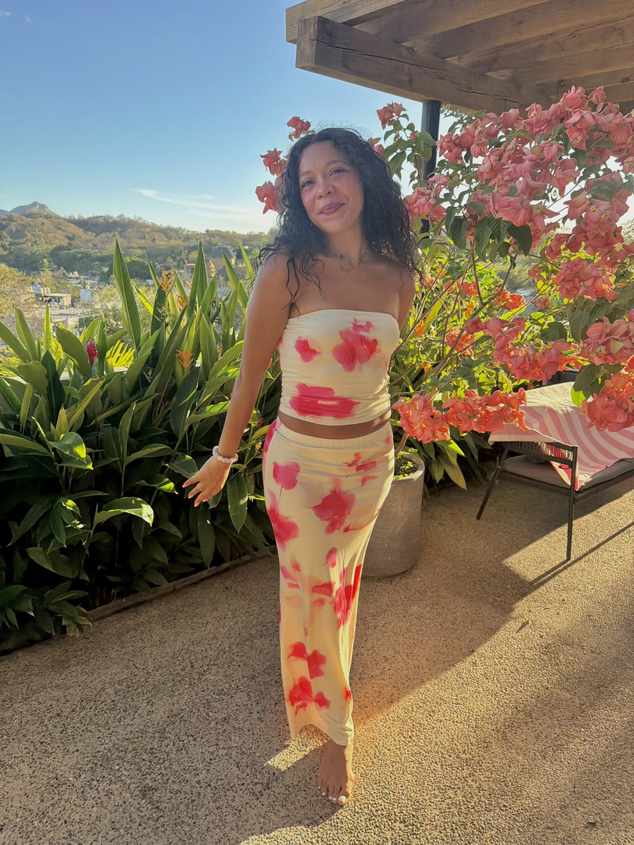 schmelsssss's tweet photo. mexico ily forever 🌺🇲🇽 https://t.co/8YguJd6096