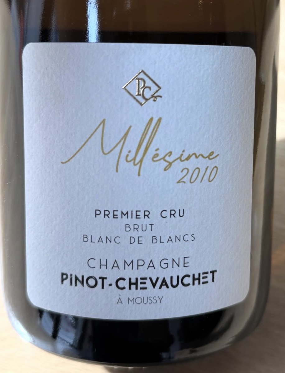 Champ_PinotChev's tweet photo. Millésime 2010, précision et élégance, signature intemporelle du style Pinot-Chevauchet.

Vintage 2010, precision and elegance, a timeless Pinot-Chevauchet signature.
📷 @haru12282 https://t.co/AAx5uZHPgN