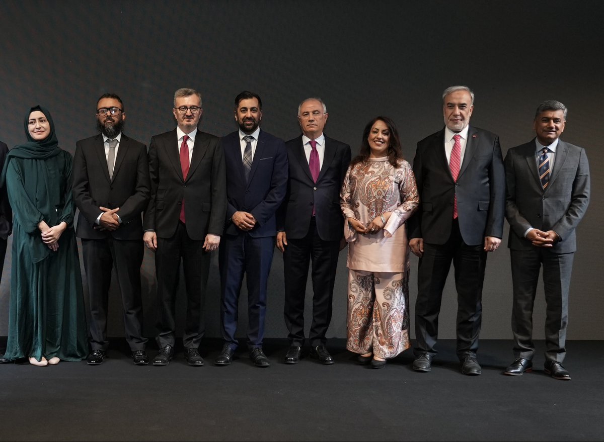 efkanala's tweet image. 📍Muslim Impact Forum, İstanbul

Today, we have spoken of the crisis of the global order. We have spoken of wars, injustice, inequality, and the failures of institutions that claim to defend humanity.
But speeches alone are not enough. Criticism alone is not enough.
It is we, who