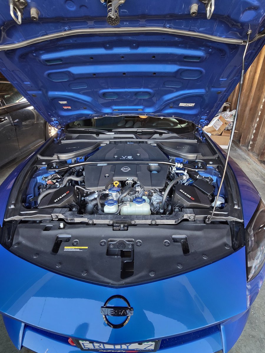 Daddywarbuck01's tweet photo. Engine bay mod done before and after pic.
#FairladyZ
#Rz34
#SieranBlue
#NissanCanada🇨🇦
#jdmlifestyle🔰 https://t.co/DylatCfGrH