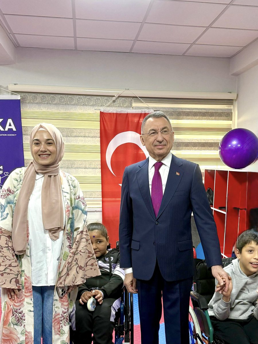 RaghadKhulusi's tweet photo. Eski Türkiye Cumhurbaşkanı Yardımcısı ve Dışişleri Komisyonu Başkanı Fuat Oktay ile Ürdün ziyareti esnasında TİKA eşliğinde Serebral Palsi Derneği’ne gerçekleştirilen ziyaret sırasında bir araya gelme fırsatı buldum..🇹🇷🇯🇴 https://t.co/vTyf1zbBuF