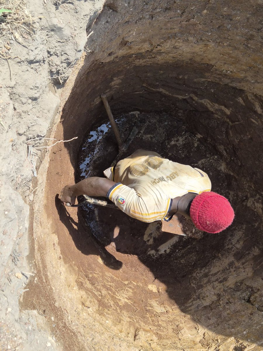 fanteman's tweet photo. @johndumelo Hello Sir, does a borehole qualify? I have a borehole, water pump, and all the pipes (no driplines). The farm is 2 acres with enough land around to extend. I tried planting tomatoes in the dry season last year and failed; it's part of the reason why I decided to dig a borehole. https://t.co/0bb9JOwMfz