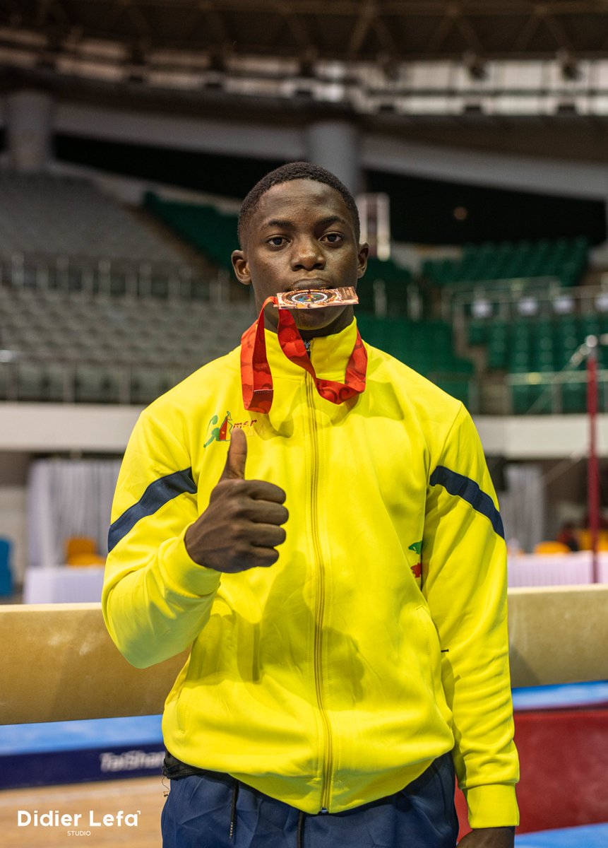 DidierLefa's tweet photo. le Jeune Celestin Simba sauve l'honneur du Cameroun🇨🇲 dans ces Championnats de Gymnastiques. 
il a remporté la seule médaille du Cameroun. 
Une médaille de Bronze qui à Valeur d'OR https://t.co/0gp5KnO2E3