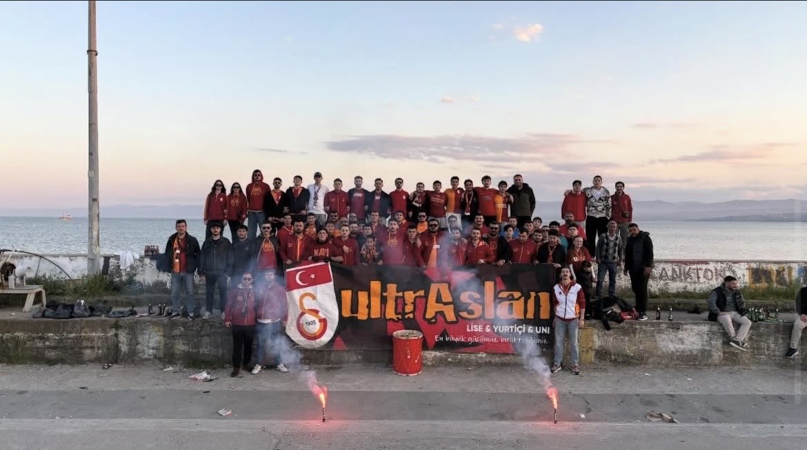 EN GÜZEL CİMBOMUN ÇOCUKLARI SEVER!

Galatasaray’ımızın fenerbahçe maçını hep birlikte izledik.

#ultrAslanUNI