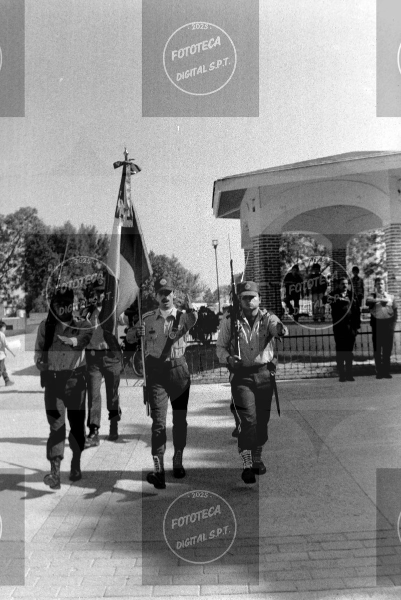 Fototecaspt's tweet image. Evento conmemorativo de la Batalla de Puebla en la delegación municipal Las Juntas, mayo 1998.
Digitalización: Fototeca Digital San Pedro Tlaquepaque 
Fotos: Col. Archivo Manuel Cambre 
#Tlaquepaque #TONALA #foto #historia #Guadalajara