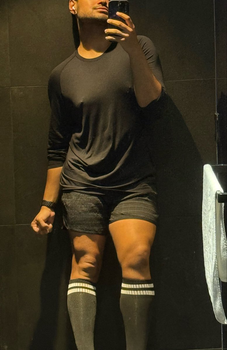 umahmiii's tweet image. The quads are quadding. #muscle #fitness