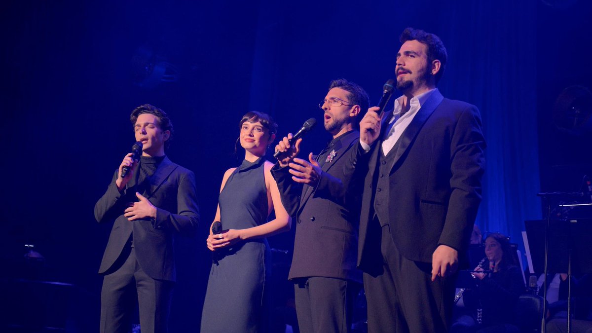 ilvolosiciliafp's tweet image. #Repost @maura.music
I think we have a little too much fun together🎼🖤such an honor to sing my favorite song by your side @ilvolo YOU ARE ANGELS. The sweetest, most considerate artists and gentlemen🫂los quiero muchísimoooooo 
🤍🪽
📷 @kill.your.ego