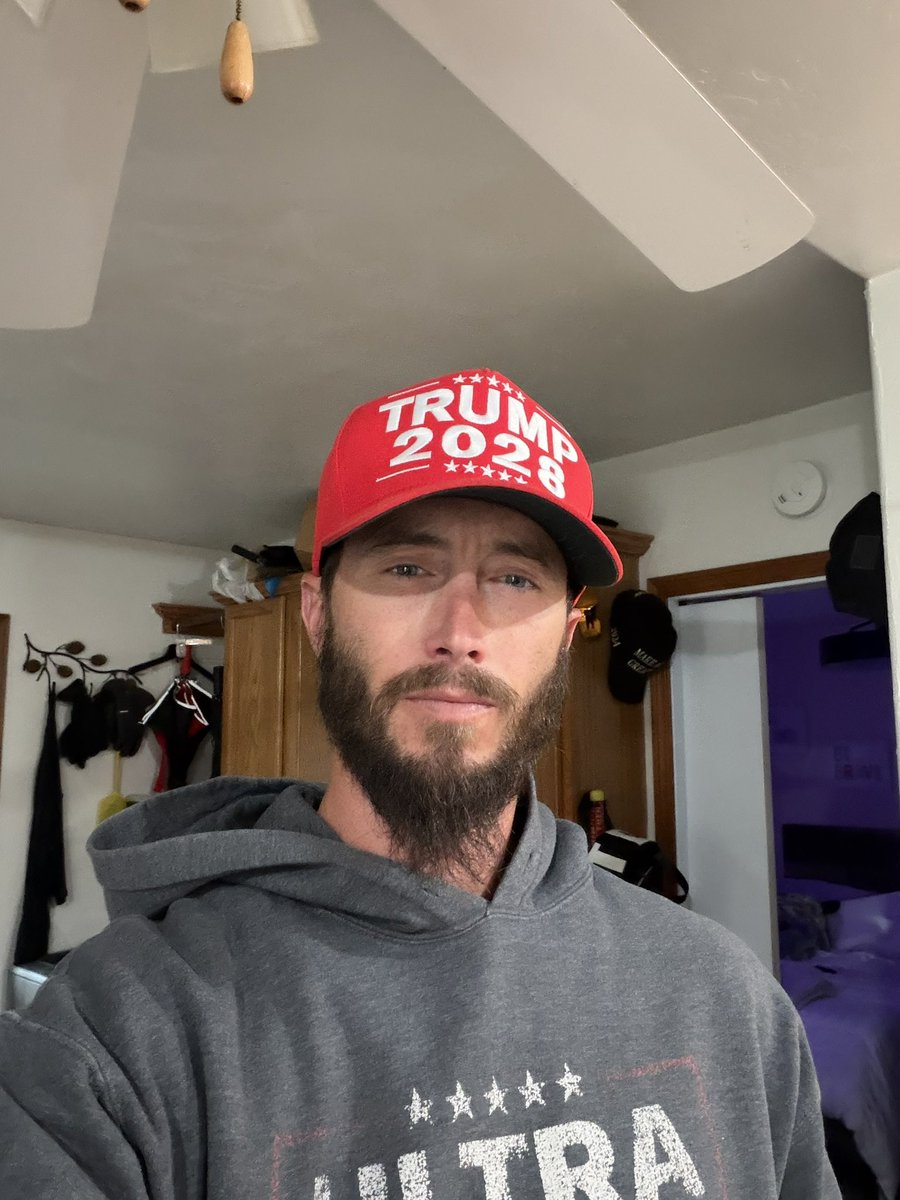 one man alone for 2028! DJT! XRP 😎 tweet media
