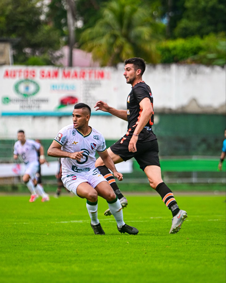 Liga2_oficial's tweet image. ¡Intenso y caliente partido entre CNI Estudiantil y Ayacucho FC! 🔥

📸 ITEA Sport

#Liga2Caliente
#ElAscenso