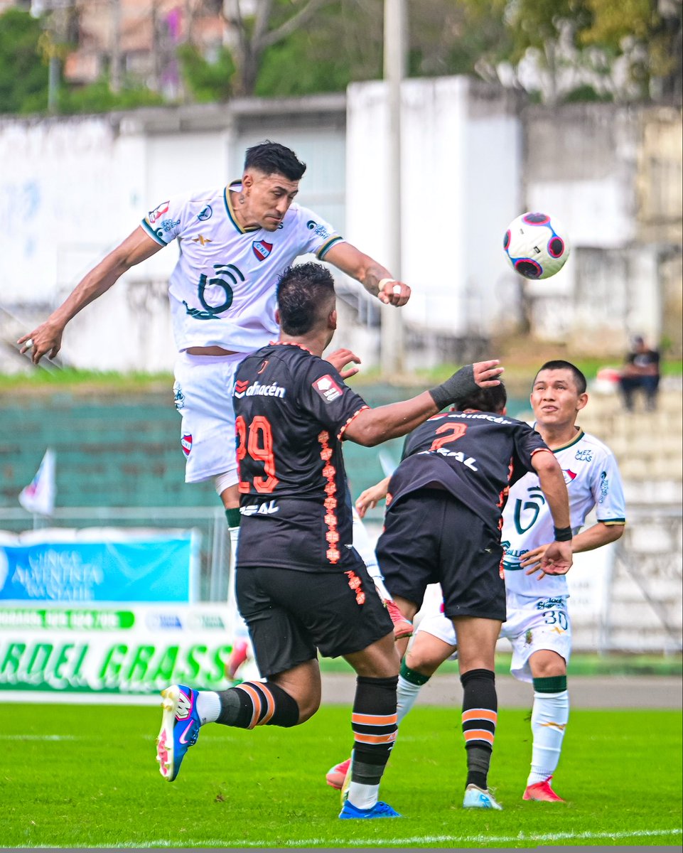 Liga2_oficial's tweet image. ¡Intenso y caliente partido entre CNI Estudiantil y Ayacucho FC! 🔥

📸 ITEA Sport

#Liga2Caliente
#ElAscenso