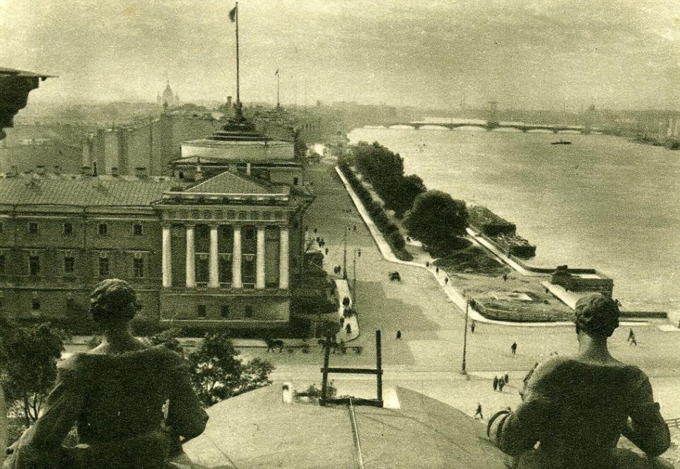 Wild_SPb's tweet photo. Города на снимках Владимира Преснякова

Он был Эрмитажным фотографом с 1926 по 1933 годы https://t.co/dVwpK6bU1S