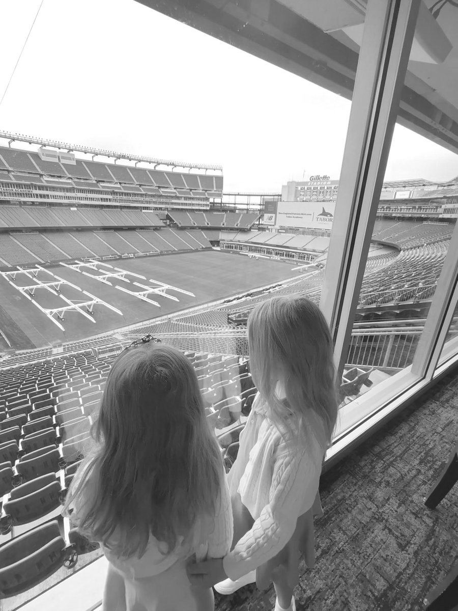 CoachJeffMoore's tweet image. Special day celebrating our team banquet at @GilletteStadium ! Amazing experience for our program today! #RideTheWave #SeawolfNation