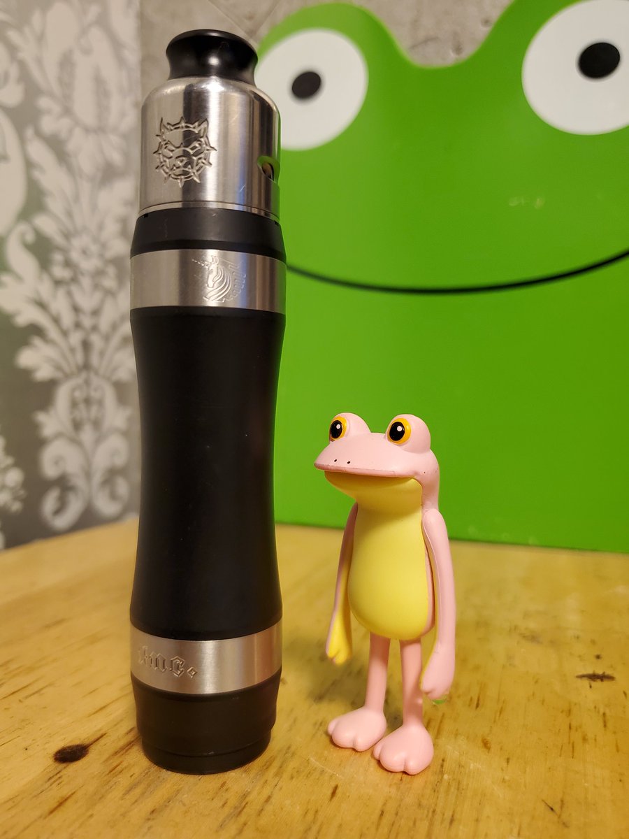 kirakureryu's tweet image. OHAです😄昨日は休日で相変わらず身体が痛いw 動かさないと痛くなるのしんどいw 部屋の片付けと、チビと少しだけラジコンやりに行って後はゲームして終った… 今日から外構工事だが雨が絡みそう。重機の2日間は降らないでほしい…では本日も行って参る😤#Vape #朝チェ