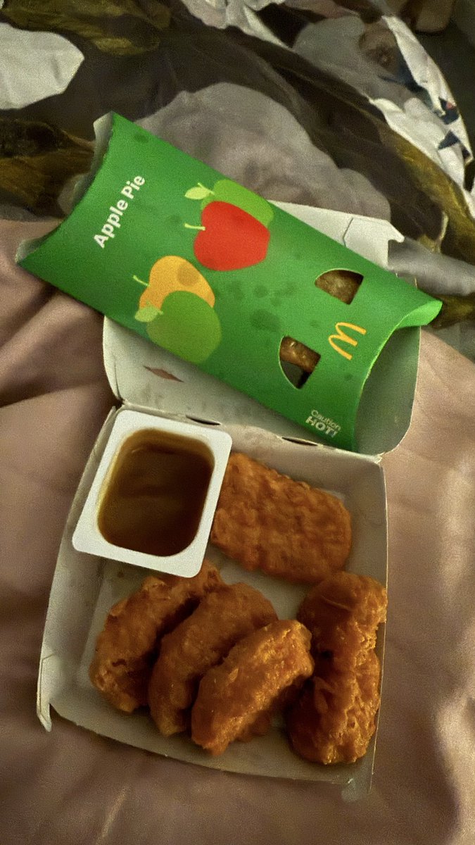 TheOrangeFox96's tweet image. Nothing beats maccies spicy nugs &amp;amp; apple pie. Change my mind #mcdonalds #mcdonaldsapplepie #nuggies #changemymind