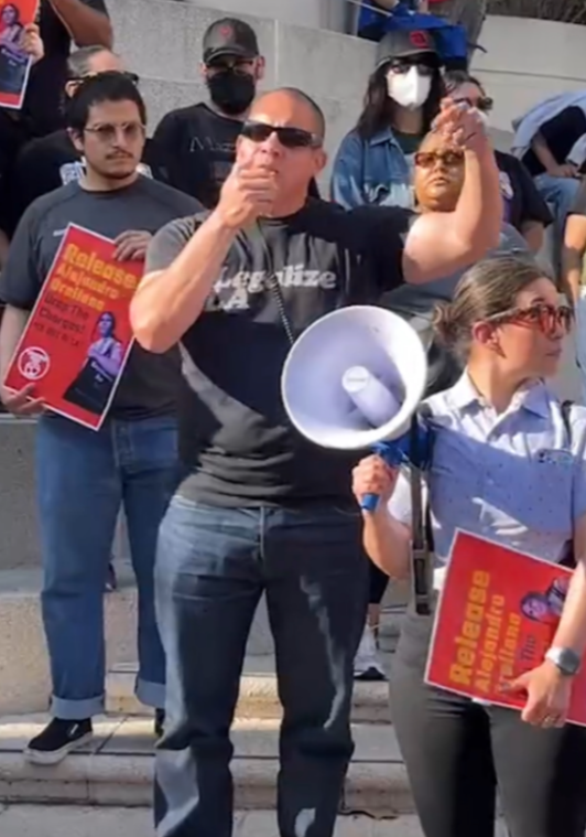 NizNellie3 tweet media