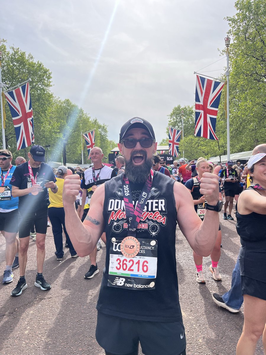 DrTepi's tweet image. I’ve only gone and bloody done it!!

Dr Tepi’s London Marathon is in the bag, another life event ticked off my list 🥳🥳

The crowds and atmosphere have been super super awwwesome and I’ve loved every minute of it 🥰

#londonmarathon #londonmarathon2026 #running #london #run