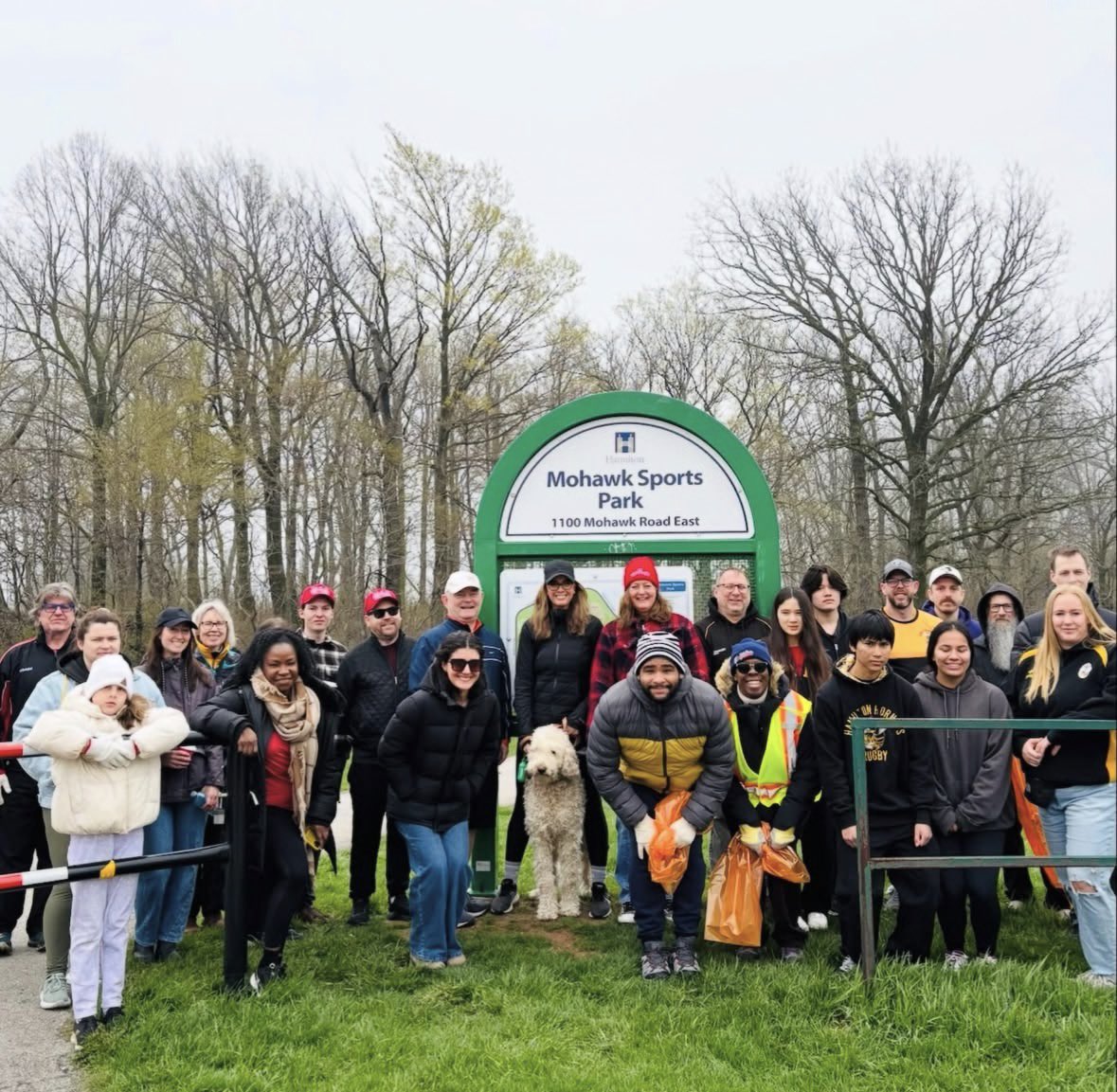 MCirielloMPP's tweet image. Spent the morning doing some spring cleaning!

Thanks to Kevin Gonci and the Mohawk Sports Park Council who did a fantastic job coordinating the event. 

And great to see @lisahepfner’s team as well as so many people in our #HamOnt 🏔️community pitch in.
