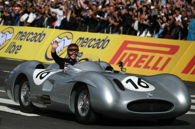 F1Tornello's tweet image. #F1 Fotos del #RoadShow de @FranColapinto hoy en Buenos Aires, subidas por @F1